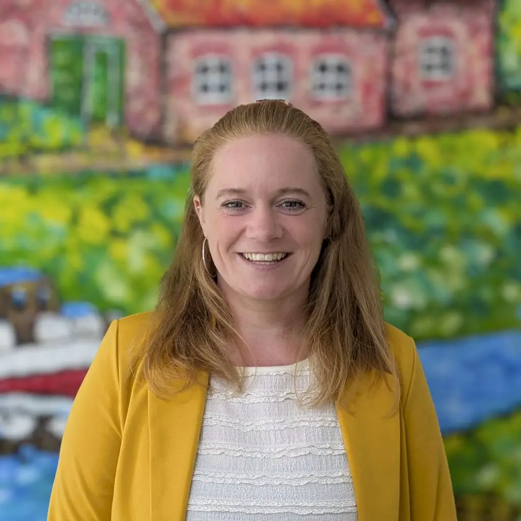 Stefanie Ennen – Backoffice & Kundenbetreuung beim Immobilien-Shop Holger Peters in Uplengen, Ostfriesland